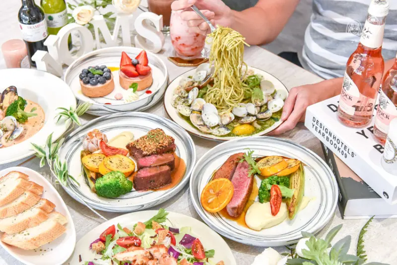 嚼食noms學士店：2020聖誕節大餐！鄰近中國醫藥大學的平價早午餐義大利麵店，空間寬敞適合團體聚餐，同時也是親子、寵物友善餐廳！ – 2A食旅日記