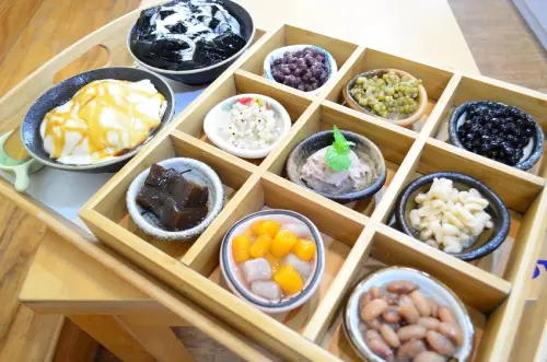 IG熱門打卡美食，火車站附近的九宮格甜點！