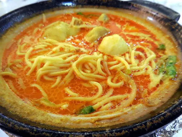 四訪「聖加南洋小品(美麗華百樂園店)」 --- 湯濃肉嫩的「咖哩雞麵套餐」