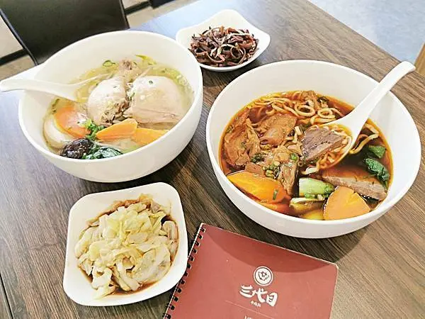 【美食】新竹竹北「三代目牛肉麵」竹北牛肉麵推薦，免費加湯加麵CP值超高!