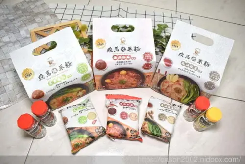 宅配美食。飛馬純米粉。含米量100%/不添加防腐劑/無漂白/無添加味精色素。只要短短2分鐘，輕鬆美味上桌