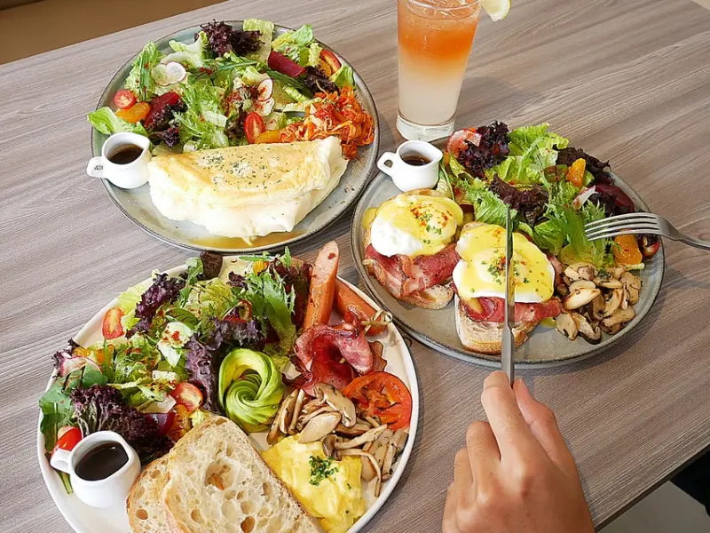 台中北屯大坑早午餐，主打澳洲風味的餐點，不只用餐環境別緻，餐點也好拍好吃，莓果碗不能錯過-楓葉咖啡