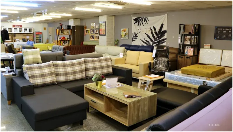 億家具批發倉庫 高雄店