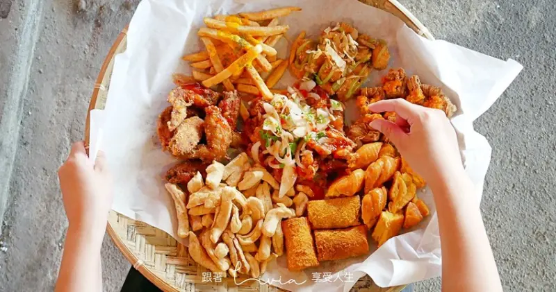 【宜蘭老屋咖啡廳】七路咖啡 ナナロ コーヒー 宜蘭冬山餐廳│宜蘭網美餐廳│繽紛彩虹屋│免費沙坑、大草皮玩足球│超好拍透明鞦韆 ❤跟著Livia享受人生❤