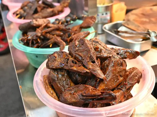 大肥鴨東山鴨頭│台中人氣東山鴨頭，小鮮肉老闆經營，天天換新油，食材新鮮多樣化，越夜人越多！