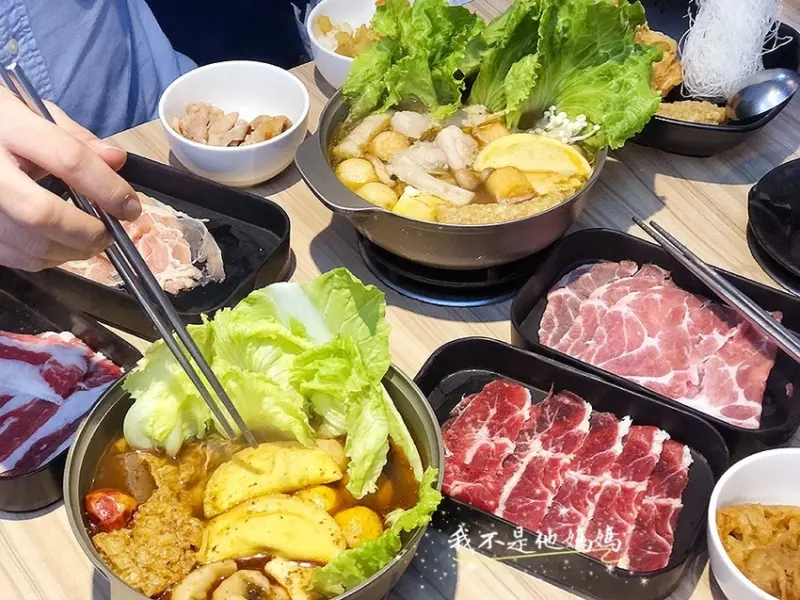 酷吉火鍋  板橋美食  299火鍋吃到飽  肉類現點現切  爆米花  飲料  冰淇淋  咖哩飯  任你吃   不收服務費 板橋站平價美食