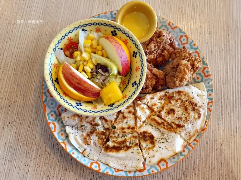 『美食@高雄』三民區早午餐 x哆啦A夢百寶袋拼盤-黑白配早午餐