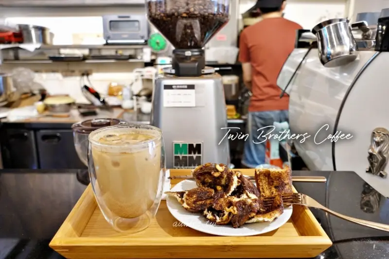 【台北】Twin Brothers Coffee 肉桂控瘋狂 台北必吃肉桂捲推薦 - 水晶安蹄 不務正業過生活