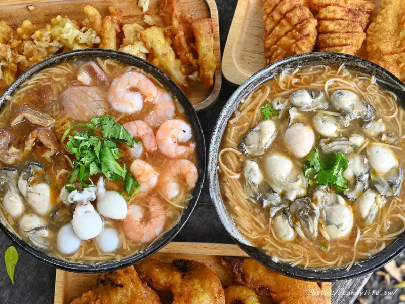 小糊子麵線專門│銅板小吃麵線也有滿漢全席，料多到不要不要的，還有美味現炸豆乳雞～