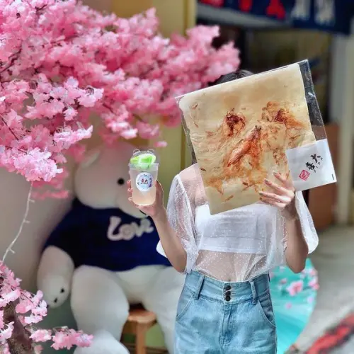 創意人氣小吃，比臉還大、真材實料的海鮮化石餅 | 【台北市萬華區-西門站】喜大海鮮化石餅