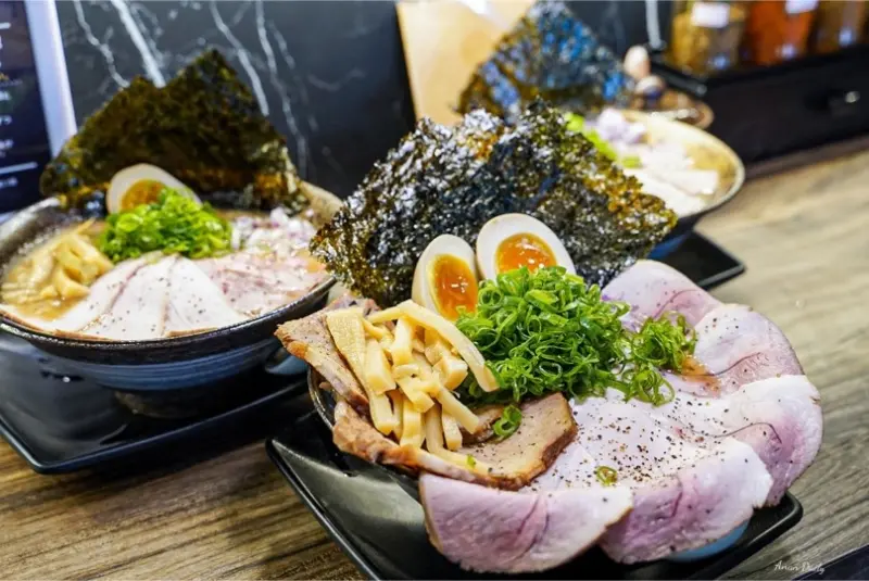 | 高雄美食 |文山特區質感拉麵店/道地的日式醬油拉麵麵條超Ｑ好好吃/誠拉麵まこと