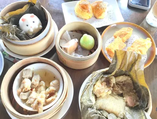 母親節的獻禮-淡水美食[佬港冰室]外圍用餐還可帶寵物.沒有用餐時間限制