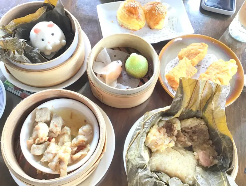 母親節的獻禮-淡水美食[佬港冰室]外圍用餐還可帶寵物.沒有用餐時間限制