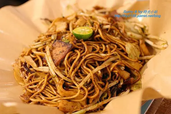 【台北松山食記】 寶林咖啡館（饒河店）。隱身於夜市裡的大馬素食料理