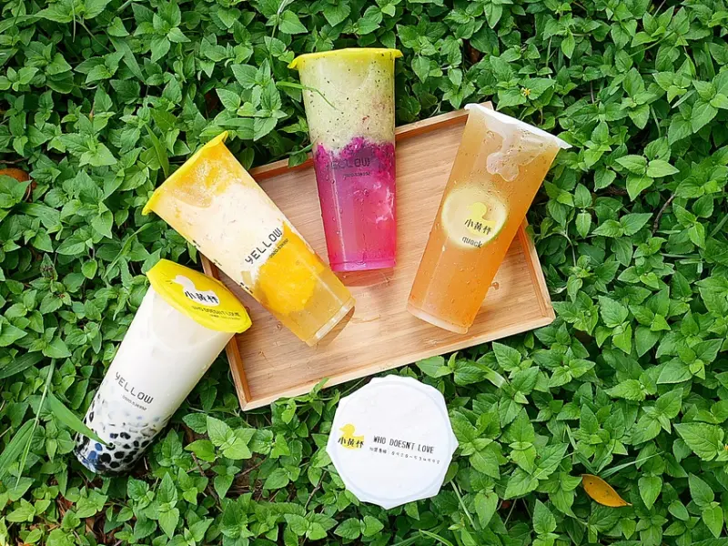 台中沙鹿特色手搖飲，台版楊枝甘露你喝過嗎? 相比港版完全不遜色，還有多款水果系飲品跟鮮奶茶都好好喝-小黃杯