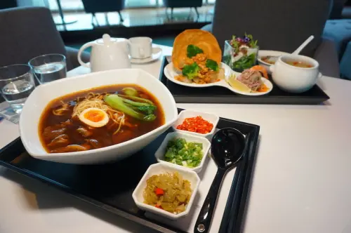 [台中美食] 全國大飯店 The Lounge- 飄香40年牛肉麵/ 季節風味餐/ 綠園道高級氣氛用餐/ 台中約會餐廳/ 當月壽星五折
