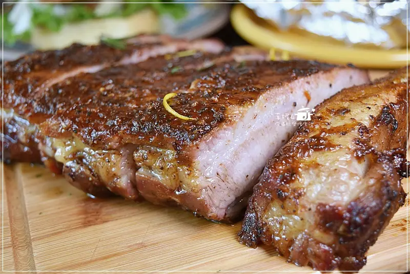 <大直美食>Eds Diner美式BBQ燒烤餐館，慢火烤肉人間美味，連肥美油脂都超級好吃 