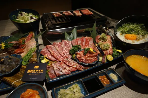 燒肉smile - 凌晨四點還吃的到燒肉 ! 主打個人套餐，多款頂級肉品、海鮮任你挑 ! 台北永春美食推薦