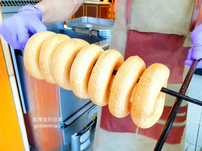 台中美食 │ 呼嚕呼嚕小米甜甜圈 逢甲店 獨創小米製成甜甜圈Q度更升一級 買回家當早餐也很棒