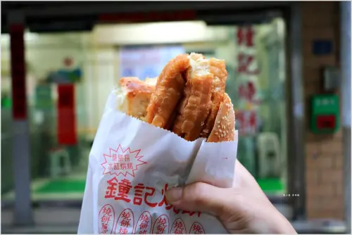 【澎湖‧馬公】鐘記燒餅‧澎湖人氣排隊美食，軟鬆燒餅配上香酥油條，這味只有澎湖有