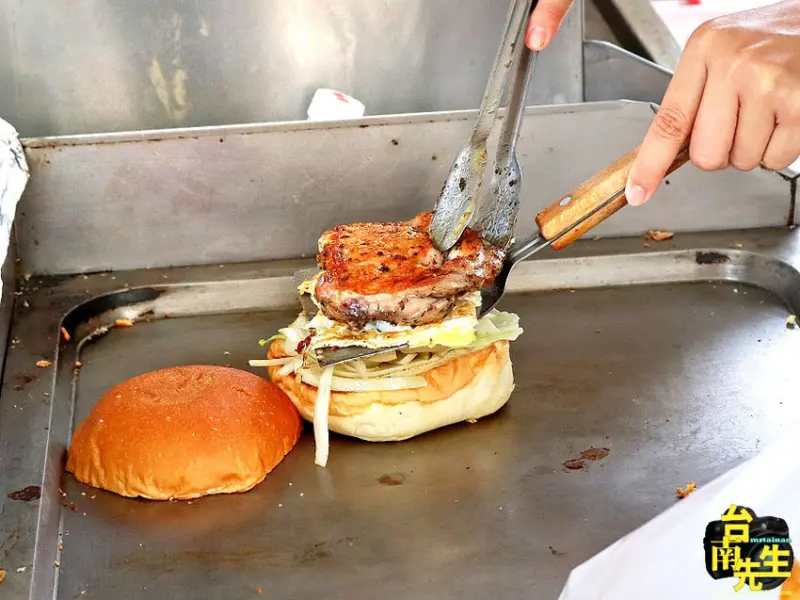 台南漢堡餐車／早餐時段限定只賣4小時／限量供應晚來連餐車都看不到／嚴選食材吃得到品質／現點現做趕時間不要來／水果酵母麵包