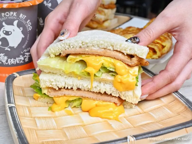 將起司直接包入蛋中，起司控必來朝聖的早午餐店，台中目前只有兩間，每次去糖糖都有選擇障礙