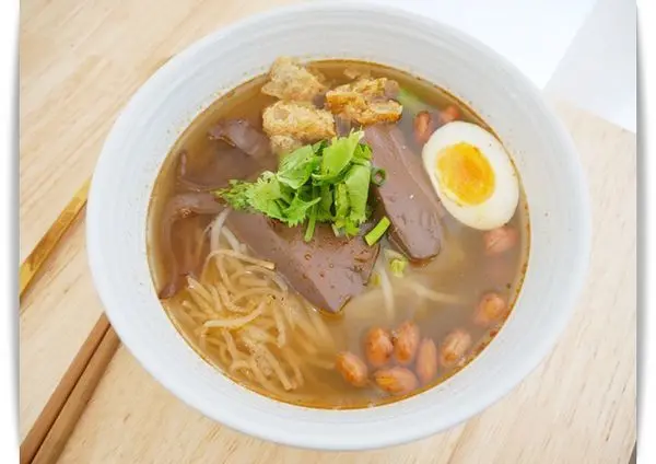 台南「董小姐螺螄粉」韓系風、第一次嘗試的酸辣滋味。