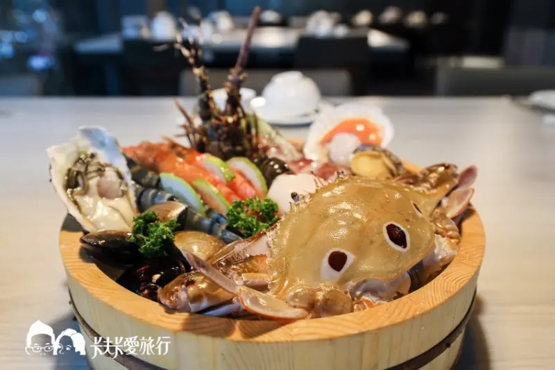 羅東美食｜酒極燒鍋｜羅東林場火鍋推薦 麻辣鍋牛奶鍋 海鮮盆龍蝦三點蟹安格斯牛小排