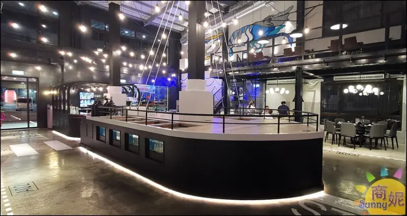 鴻龍宴活蝦料理|台中超浮誇活蝦料理 整艘大船開進店 IG打卡新地標!-商妮吃喝遊樂