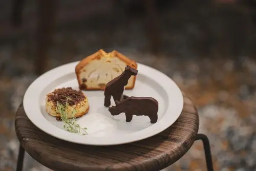 高雄，前金區｜明天的動物山。以肉桂捲香氣開啟味覺日常，座位僅五席的微光一角