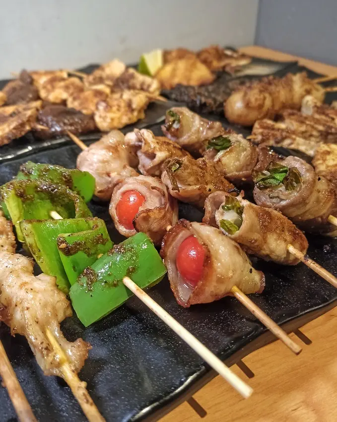 【台北士林】柒息地 串燒居酒屋，路邊攤價格，超平價居酒屋，士林夜市美味串燒，內用外帶皆宜