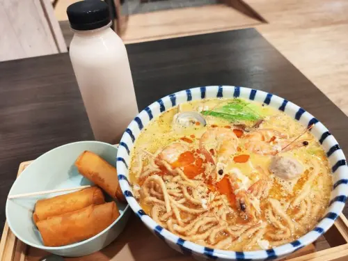 【台南南區鍋燒意麵】鍋呢雞哇  平價飽足鍋燒意麵配炸物飲料  宵夜時段也能吃碗特色鍋燒與炸奶