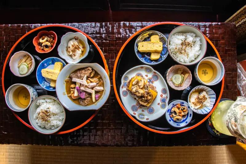 台中西區，百花堂舖子~日本職人手做商品近審計新村，2樓有提供餐飲 (預約制)。 - 微笑Joe幸運