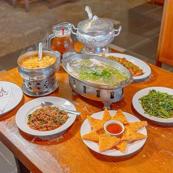 獲得泰國官方認證的泰式餐廳，道地的異域風情 | 【台南 南區】新泰城台南店