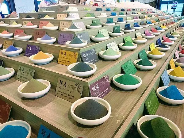 【旅遊】「安平夕遊出張所」366種生日鹽秀繽紛！彩鹽焗蛋藏驚喜