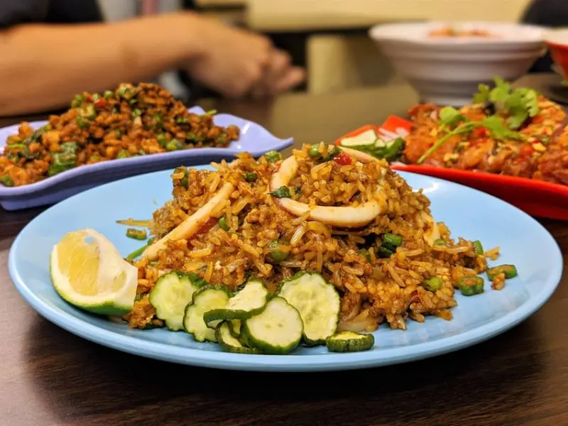 來碗泰｜三重龍門路平價泰式料理新開幕！新品限量清蒸檸檬石斑魚！大推招牌特製炒飯！三重國小站美食推薦、新北平價泰式餐廳推薦、三重泰式料理推薦、三重美食推薦、三重平價泰式餐廳推薦