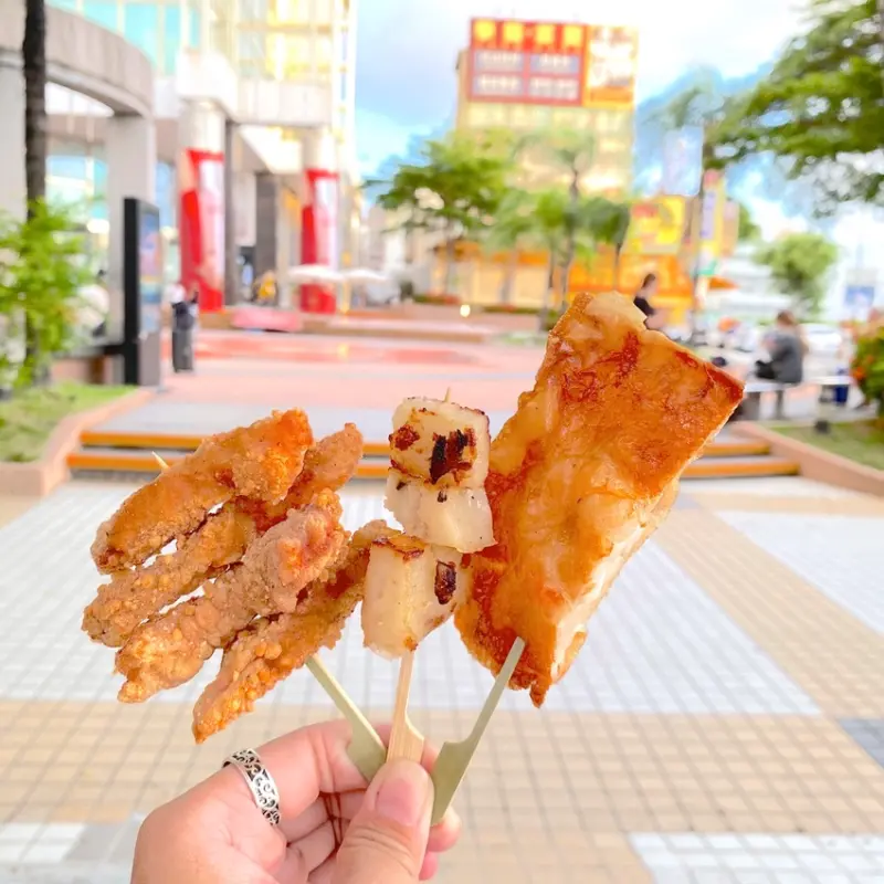 日日好食X拾玖：手作炸肉條、花枝蝦餅、蘿蔔糕，不定期出沒台南市集｜永康大灣特色小吃攤 - 進食的巨鼠