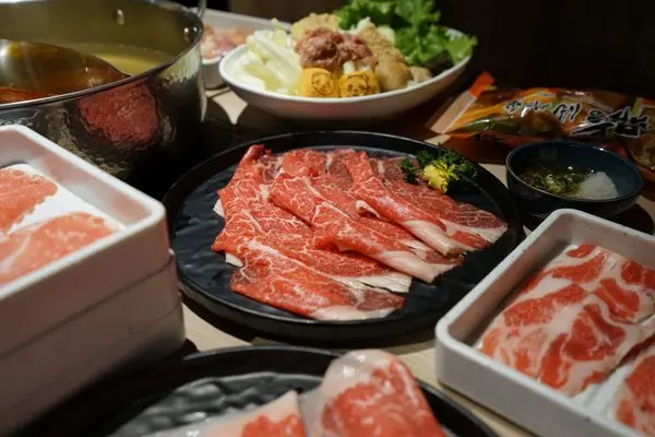 有之和牛 - 高品質A5和牛吃到飽，蔬食、冰淇淋肉丸自助吧，必吃麻辣和牛黑咖哩飯，台北永春美食推薦