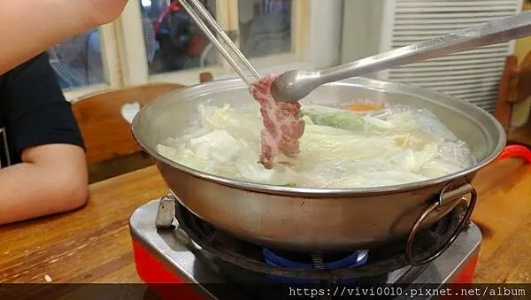 嘉義.西區-東方葉全牛料理店，每日現宰溫體牛，種類部位都很齊全，簡單的湯頭好美味