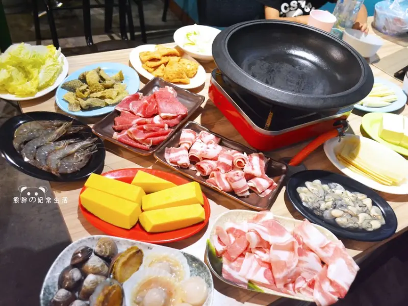 【台中北屯】食藝石頭火鍋-水湳店，傳統現炒平價石頭火鍋，湯鮮味濃好滋味，食材新鮮且乾淨，台中必吃美食火鍋推薦
