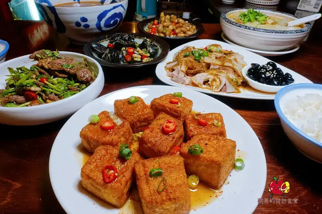 [食記] 新竹東區-墨簡單料理 居酒屋(晚上時段) 必點老皮嫩肉豆腐香開胃酸  微微的電流花椒川味椒麻雞 隱藏在巷弄裡的美味台式居酒屋 
