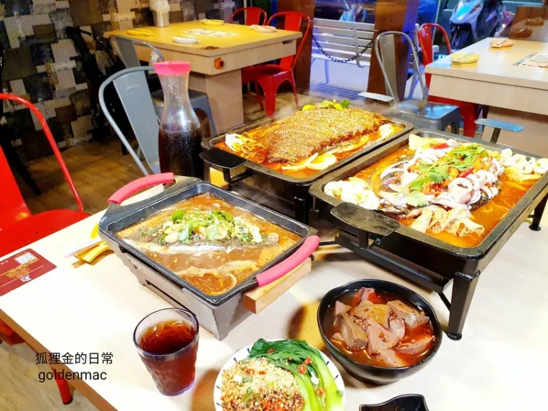 台中美食 │ 好二烤魚火鍋大里旗鑑店 全台獨家吃法巨無霸肋排烤魚必點 道地重慶烤魚一個人來吃也沒問題