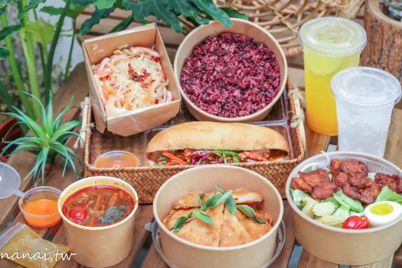 越好吃越南料理越式餐盒專賣。台中外帶便當，不用上餐館也能吃到越南法國麵包與月亮蝦餅 - Nana愛旅行札記