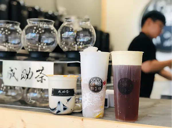 【台北美食￭松山區】ChangeCha成助茶￭台北長安店 x 手搖飲料就能喝到摩摩喳喳！成助茶明星特調、南亞風味征服我胃║ 松山區飲料、松山飲料推薦、台北飲料、南京復興飲品