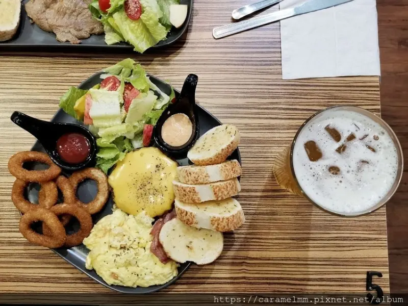 【新竹竹北】CACTUS 享咖啡 竹北早午餐 竹北下午茶 竹北咖啡廳 各式拼盤組合 軟法 吐司 炸物 輕工業風裝潢 勝利八街