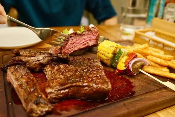 史坦利美式牛排 - 網美最愛植物裝潢，高品質牛肉，挑戰東區最高CP值牛排 ! 台北東區美食推薦