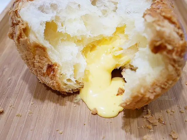 雙連站超夯泡芙店，還有流沙丹麥菠蘿也是人氣商品，沒想到最不起眼的是第一名-Greedy Beagle貪吃狗