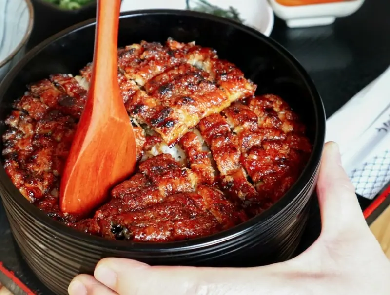 三河中川屋 新竹店。新竹鰻魚推薦，炭烤蒲燒鰻4吃，關西風脆香細膩的必嚐味自慢