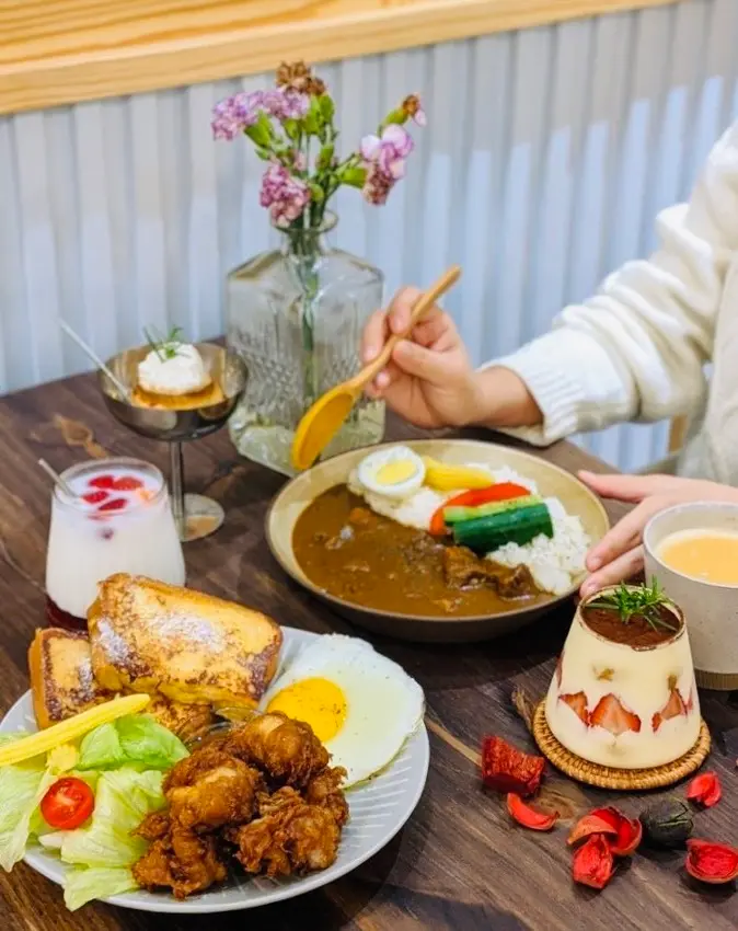 新竹日式文青咖哩飯「有哩在uilly curry」，帶著毛孩來碗充滿溫度的咖哩吧!-肉依小姐吃什麼