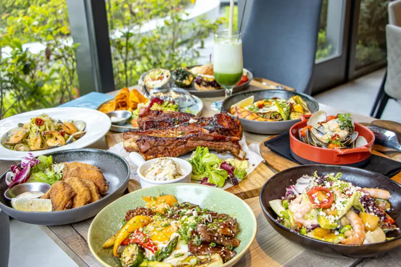 台中北屯區，挑高舒適寬敞的用餐空間，Bistro88 light 台中崇德店。 - 微笑Joe幸運